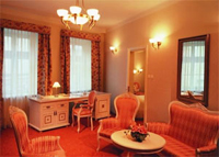 Дизайн интерьеров древних коттеджей: ближе к классике