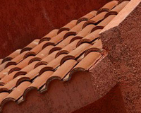 В 2007 грам. выпуск глиняной и цементно-песочной черепицы составил 1,3 млн кв. мтр