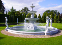 Фонтаны, бассейны и лестницы в римском саду