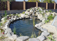 Ландшафт пригородного участка: искусственный водоем