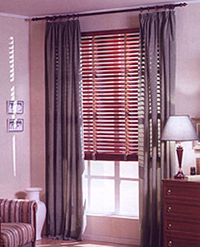 Какие готовые жалюзи предпочесть для дизайна интерьера пригородного жилья