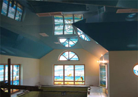 До неба рукою подать - мансарда с натяжным потолком