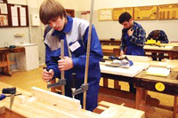 Подведены итоги конкурса Московские профессионалы-2008 по профессии мастер столярно-плотничных и паркетных занятий